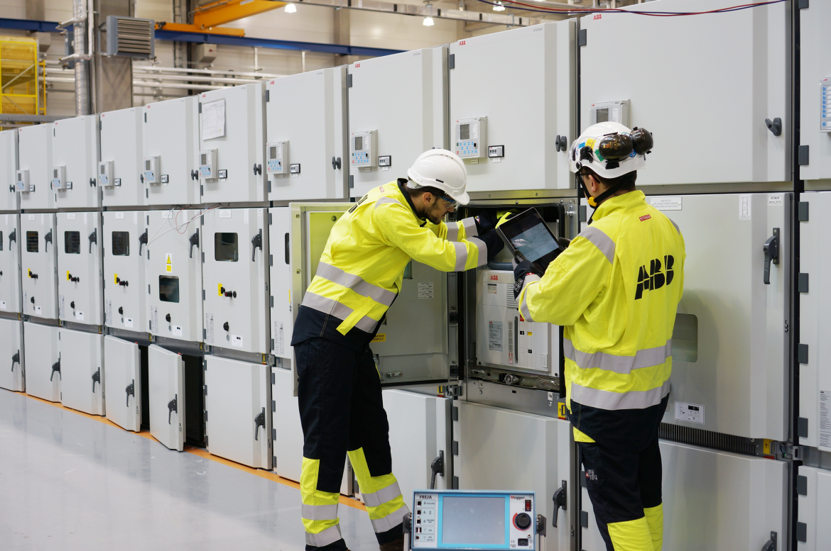 the-city-of-cape-town-teamed-up-with-abb-to-install-an-additional-12kv-vd4-circuit-breakers-and-anci